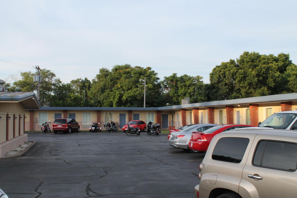 American Motor Inn - Rock Island Exterior photo